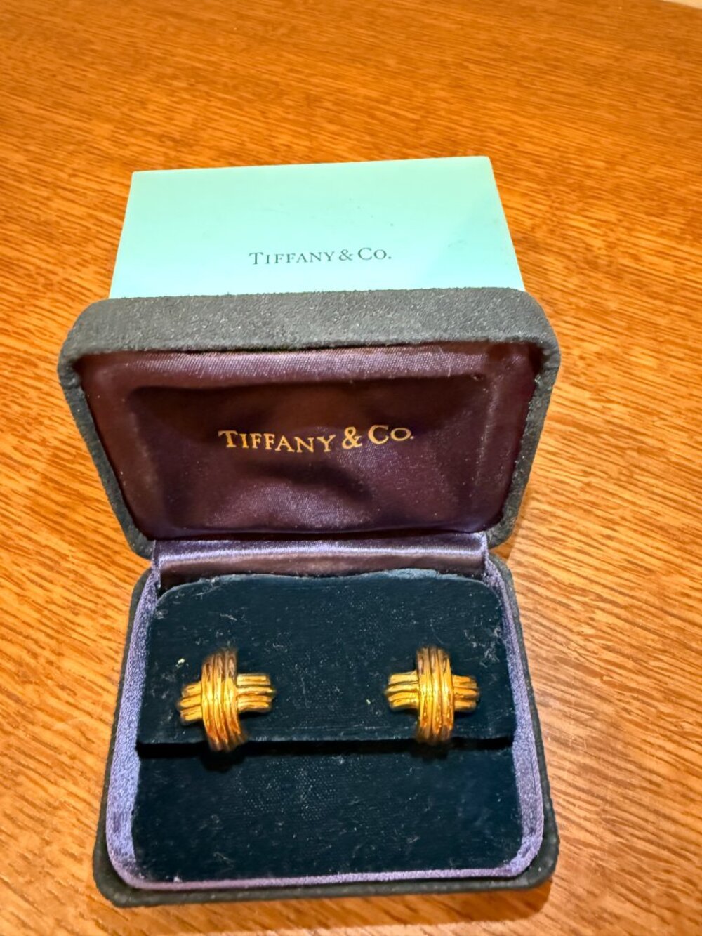 Tiffany & Co 18K Gold Knot Earrings Vintage Signature X Yellow Gold Studs w Box - Picture 8 of 9